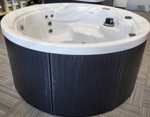 Load image into Gallery viewer, Fluid Moderno Hot &amp; Cold Spa - Fluid Float &amp; Sauna 
