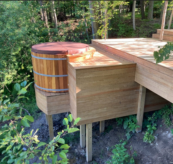 Fluid Float Colonial Cedar Hot Tub